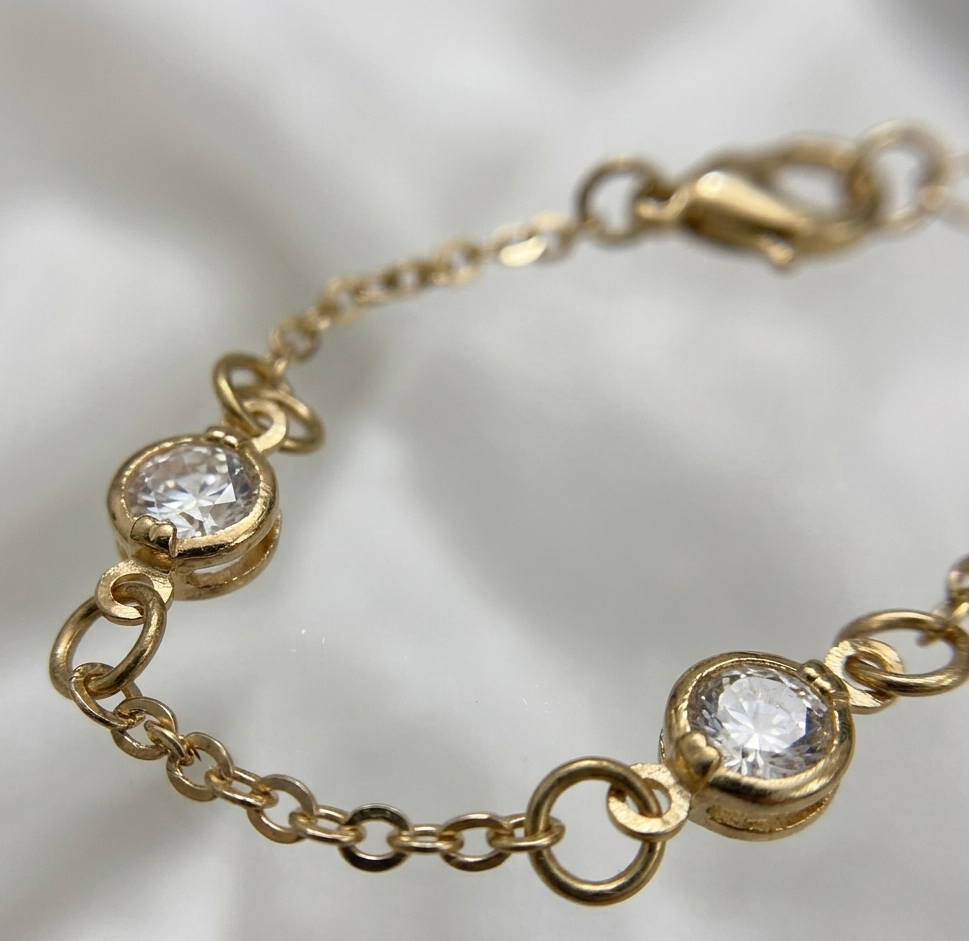 Triple Solitaire Crystal Station Bracelet | 18K Gold Plated Minimalist Jewelry