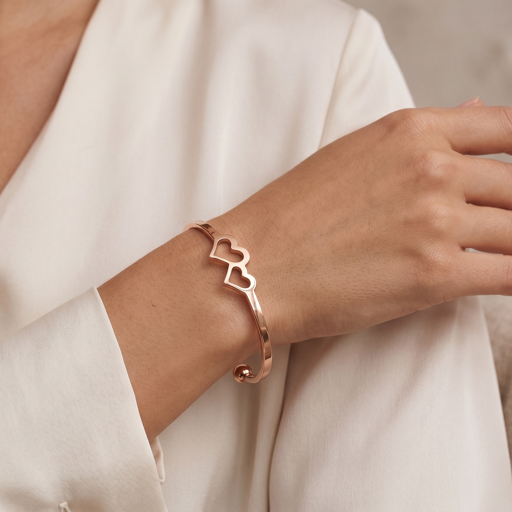Romantic Double-Heart Gold pleated Cuff Bracelet – Minimalist Open Bangle
