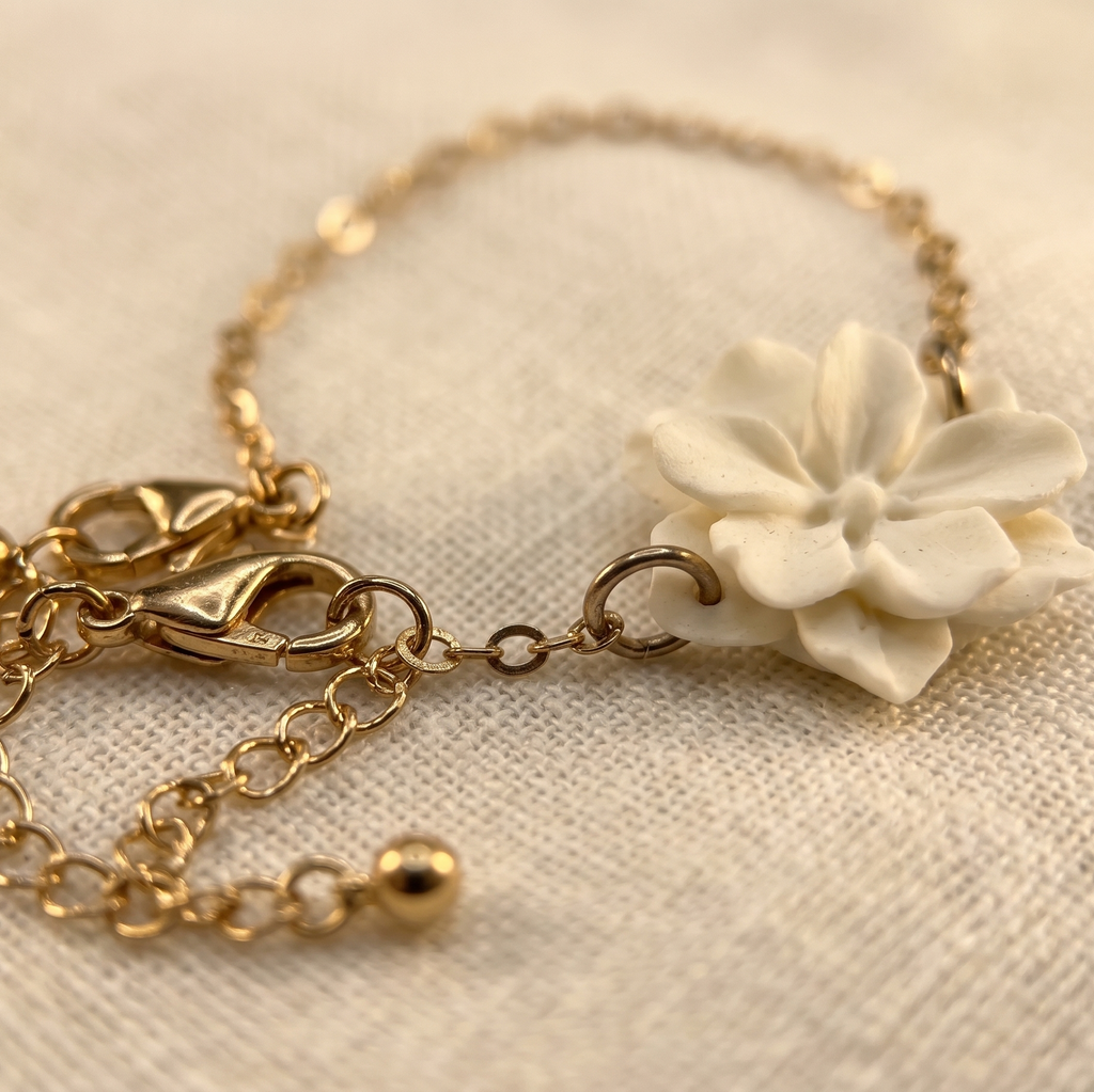 Delicate Floral Blossom Charm Bracelet – 18K Gold Plated Anti-Tarnish Jewelry