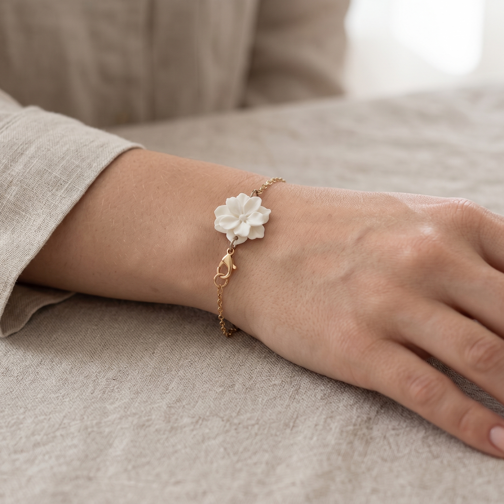 Delicate Floral Blossom Charm Bracelet – 18K Gold Plated Anti-Tarnish Jewelry