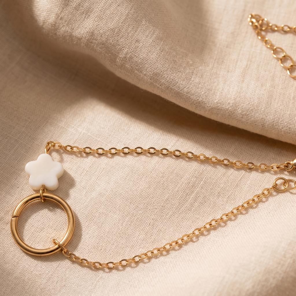 Floral Circle Minimalist Bracelet – 18K Gold Plated Dainty Jewelry